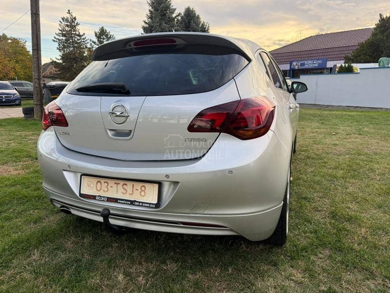 Opel Astra J 1.4b TURBO COSMO