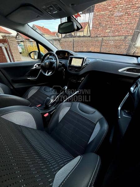 Peugeot 2008 1.6 VTI/CH/AIIURE