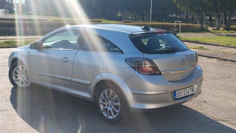 Opel Astra H GTC