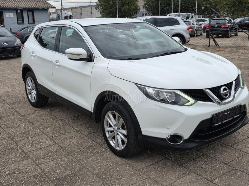 Nissan Qashqai 1.5dci  LED/NAV