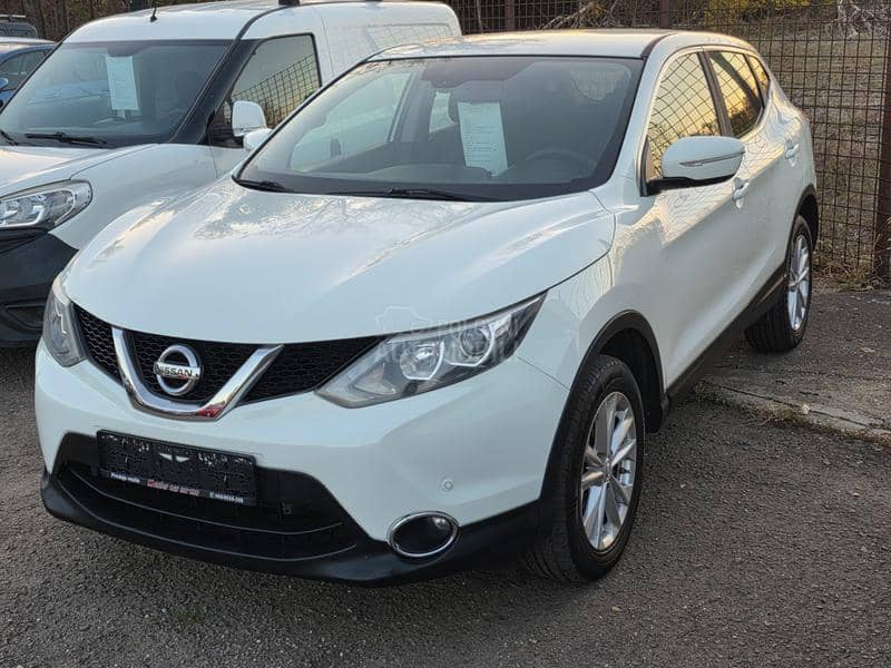Nissan Qashqai 1.5dci  LED/NAV