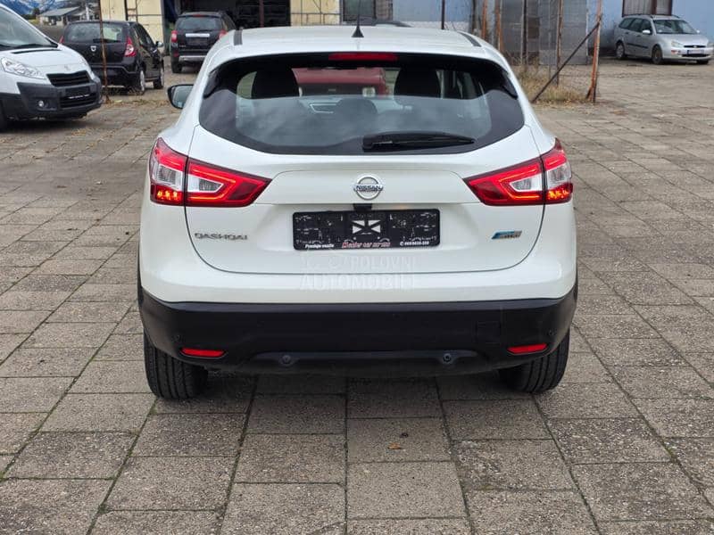 Nissan Qashqai 1.5dci  LED/NAV
