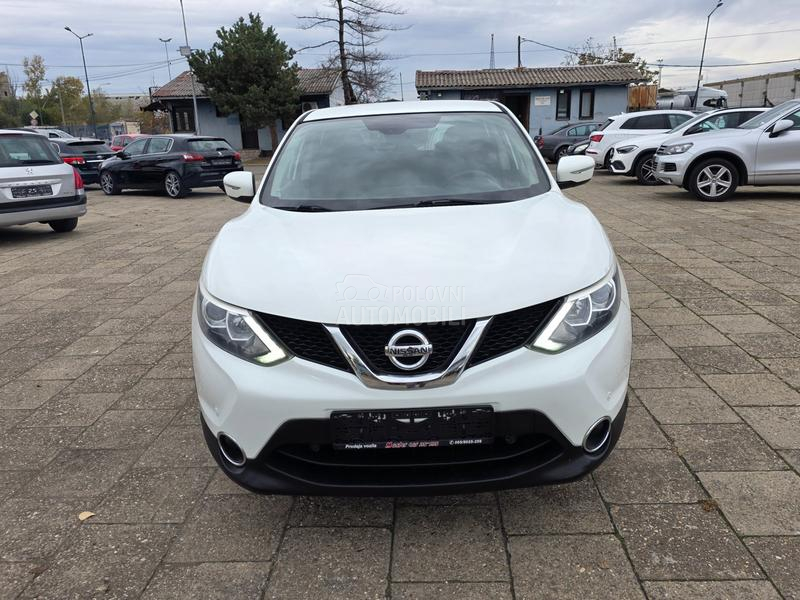 Nissan Qashqai 1.5dci  LED/NAV