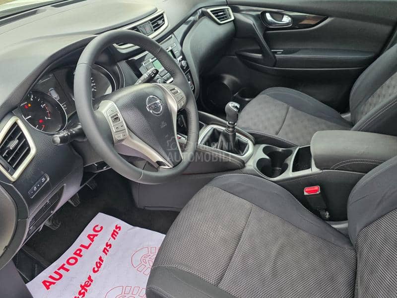 Nissan Qashqai 1.5dci  LED/NAV