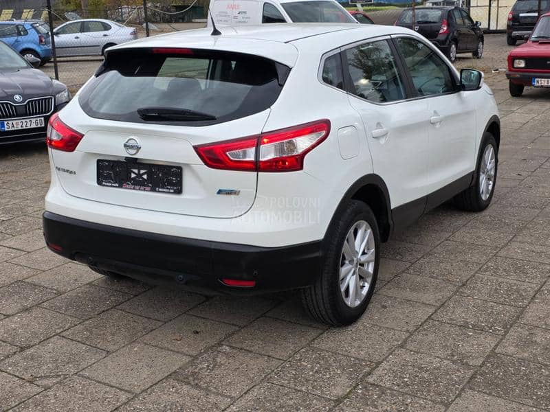 Nissan Qashqai 1.5dci  LED/NAV