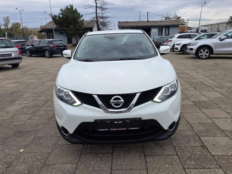 Nissan Qashqai 1.5dci  LED/NAV
