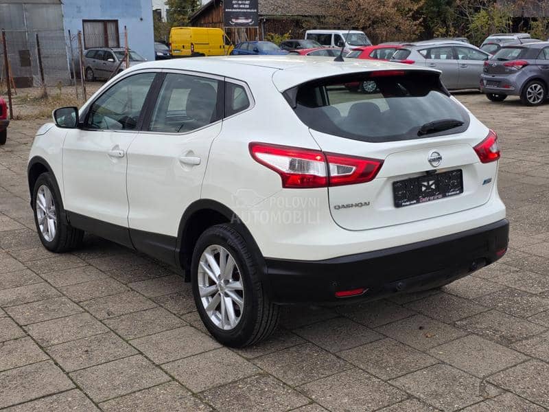 Nissan Qashqai 1.5dci  LED/NAV