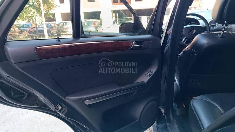 Mercedes Benz ML 320 REDOVNO ODRŽAVAN