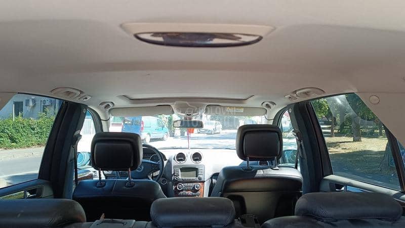 Mercedes Benz ML 320 REDOVNO ODRŽAVAN