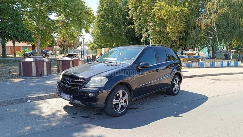 Mercedes Benz ML 320 REDOVNO ODRŽAVAN