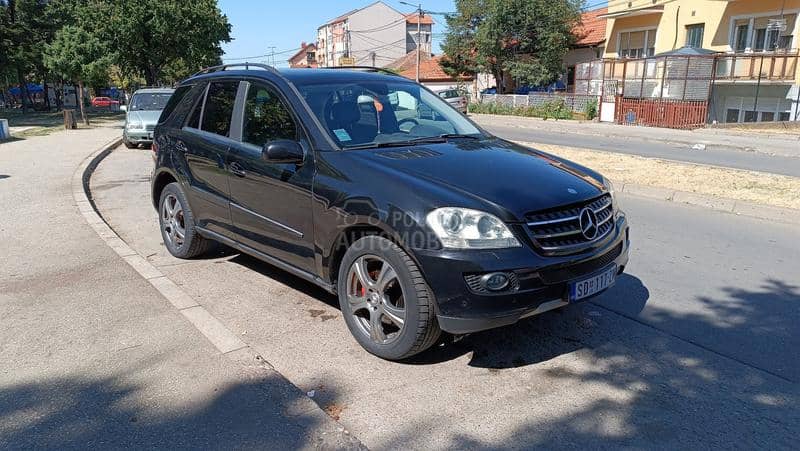 Mercedes Benz ML 320 REDOVNO ODRŽAVAN