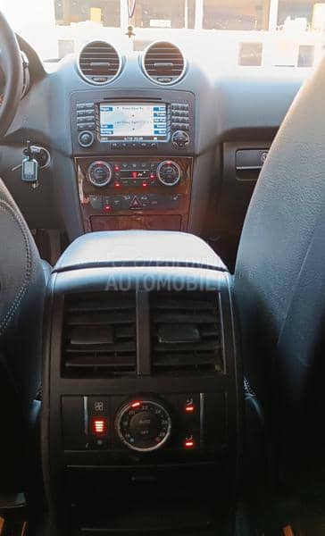 Mercedes Benz ML 320 REDOVNO ODRŽAVAN