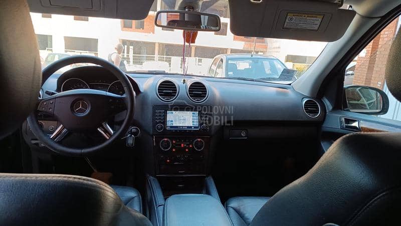 Mercedes Benz ML 320 REDOVNO ODRŽAVAN