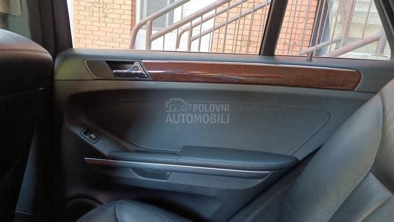 Mercedes Benz ML 320 REDOVNO ODRŽAVAN