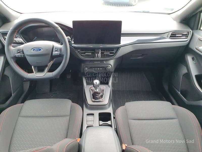 Ford Focus ST Line mHEV