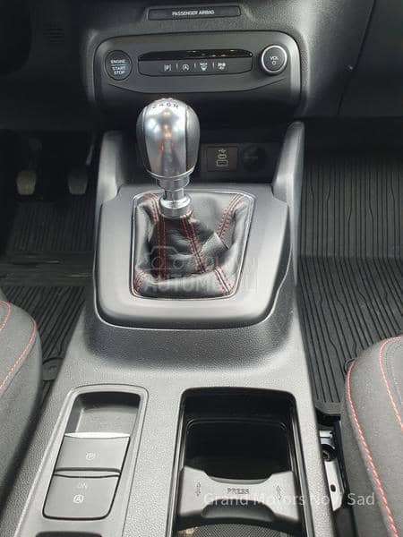 Ford Focus ST Line mHEV