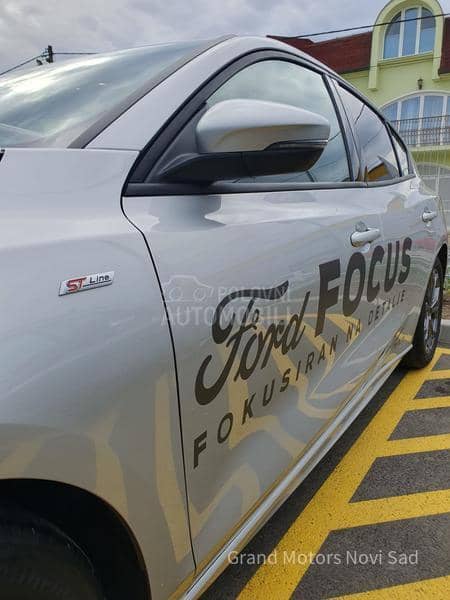 Ford Focus ST Line mHEV
