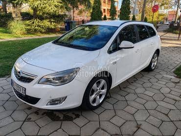Opel Astra J sport tourer