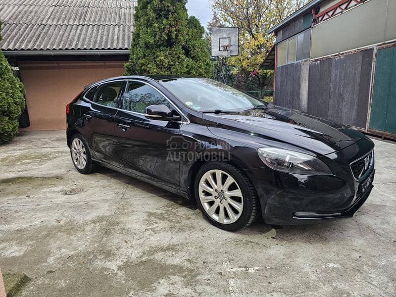 Volvo V40 