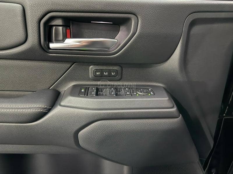 Toyota Land Cruiser 2.8d AWD PREMIUM