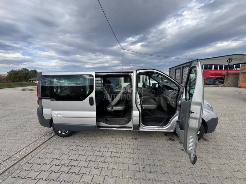 Opel Vivaro 9 SEDISTA