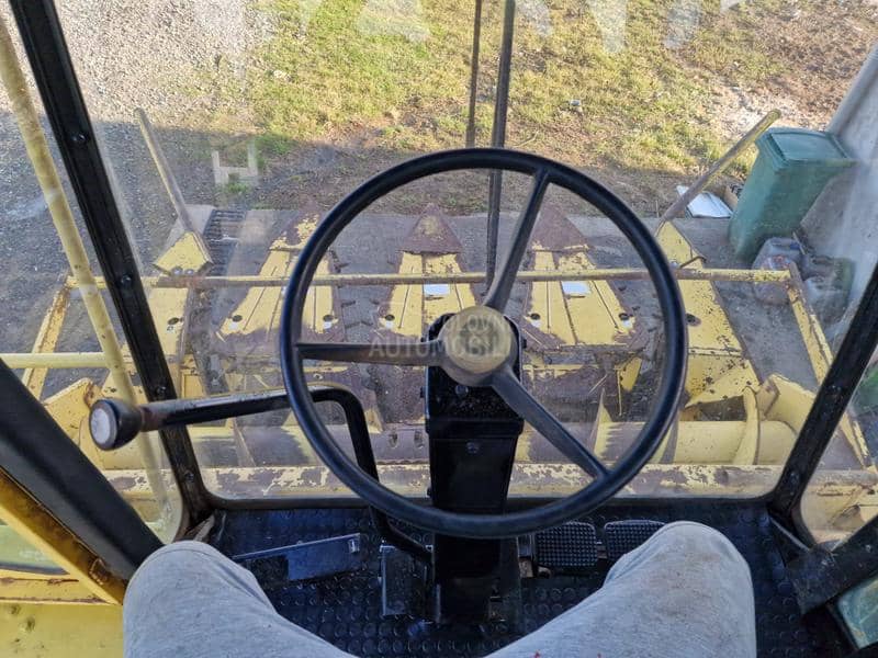 New Holland 1900   4x4