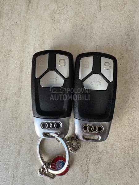 Audi Q7 S line e tron