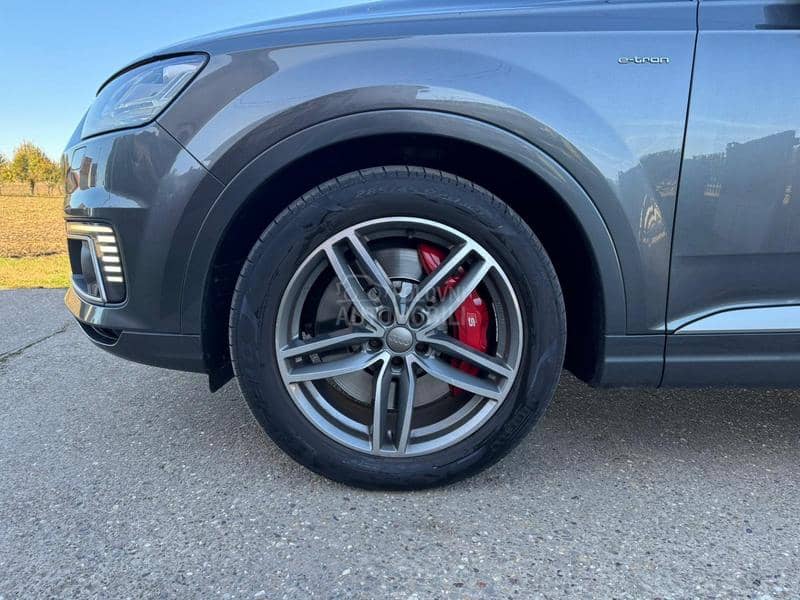 Audi Q7 S line e tron