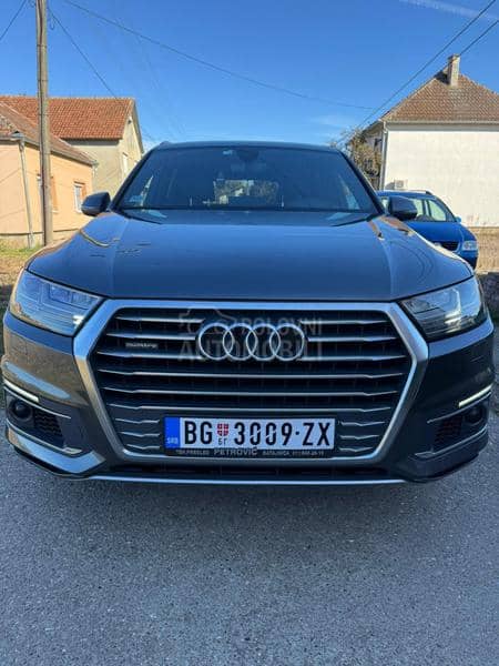 Audi Q7 S line e tron