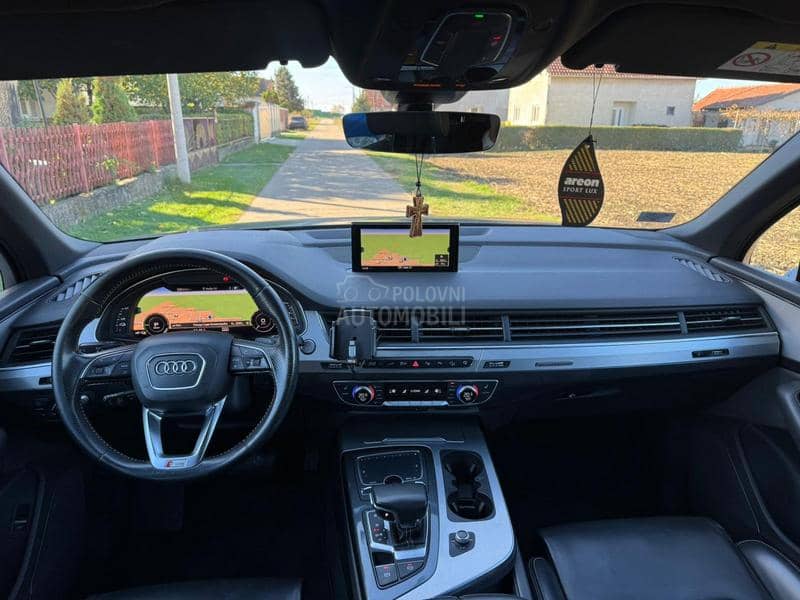 Audi Q7 S line e tron