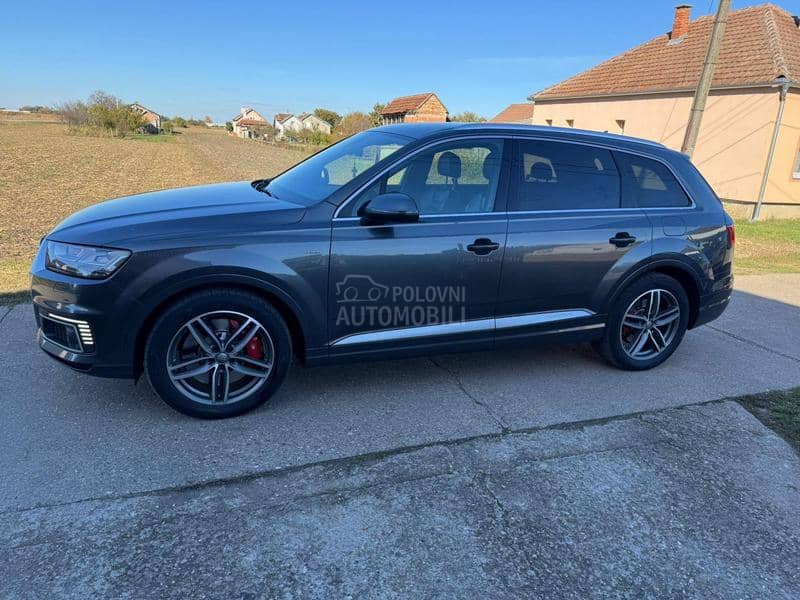 Audi Q7 S line e tron