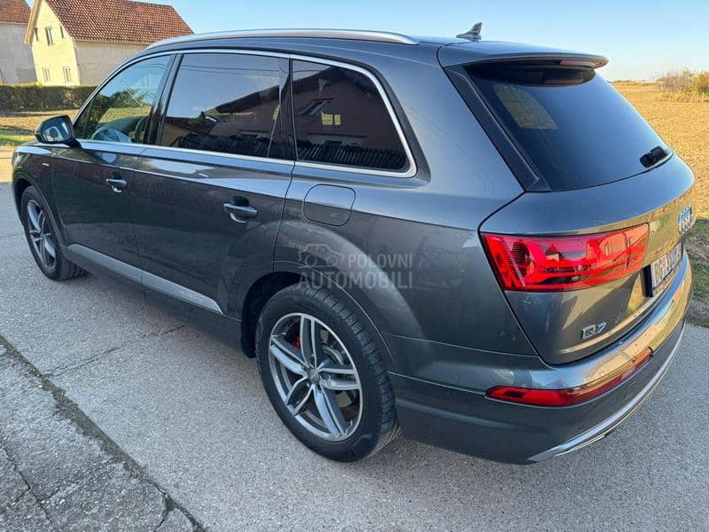 Audi Q7 S line e tron