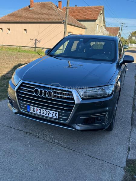 Audi Q7 S line e tron