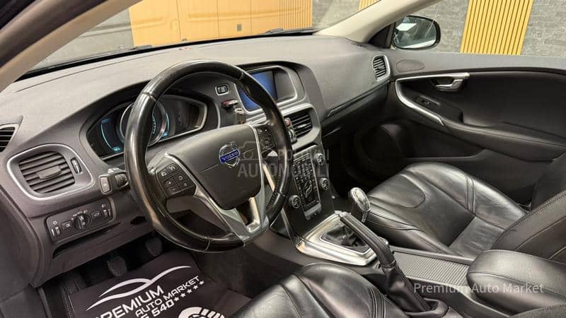 Volvo V40 //1.6 D2/KOŽA//MEM