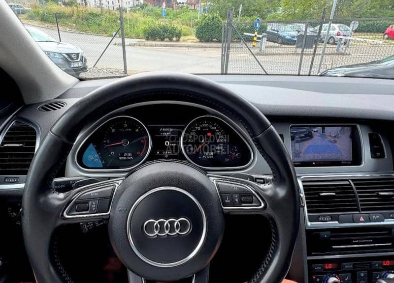 Audi Q7 
