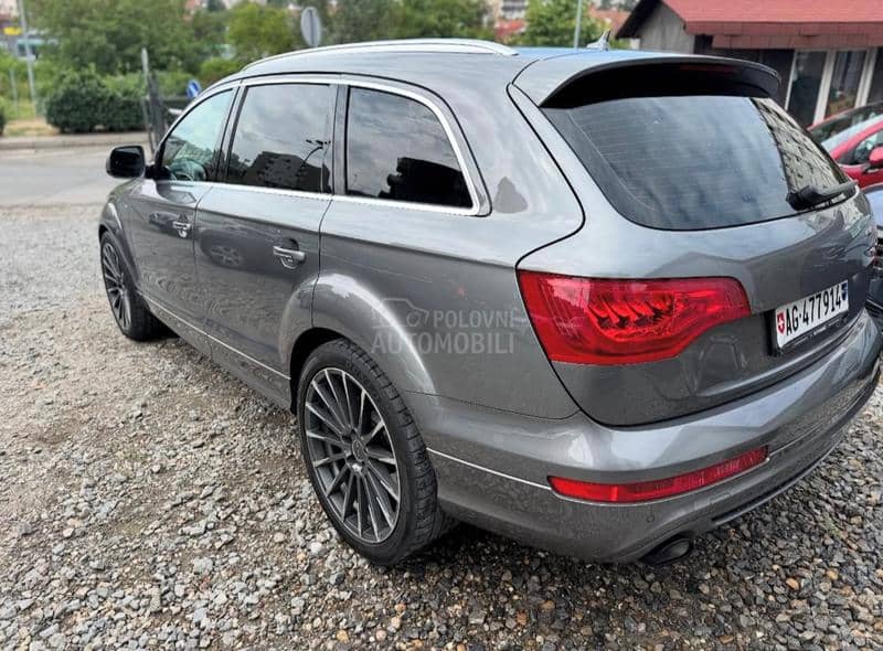 Audi Q7 