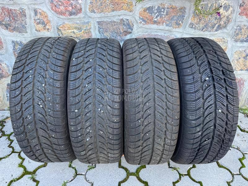 Debica 205/55 R16 Zimska