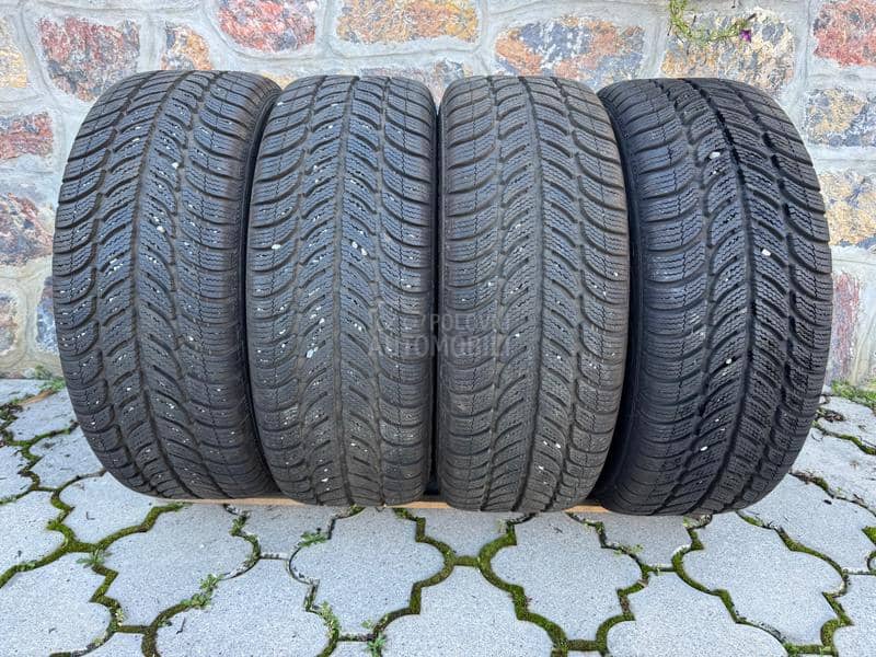 Debica 205/55 R16 Zimska