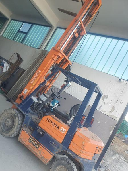 Toyota 5FGL 20 Menjač Šaltaš