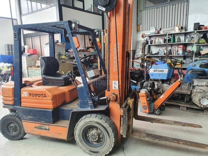 Toyota 5FGL 20 Menjač Šaltaš