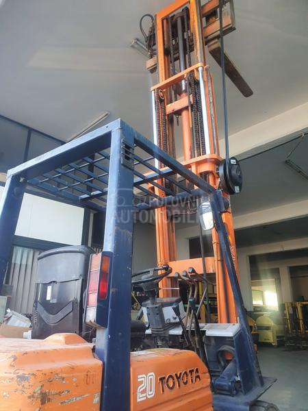 Toyota 5FGL 20 Menjač Šaltaš