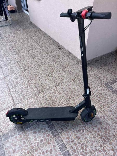 Acer elektricni trotinet