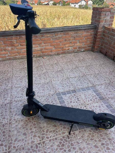 Acer elektricni trotinet