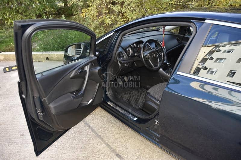 Opel Astra J ENJOU 4DR B16DTH