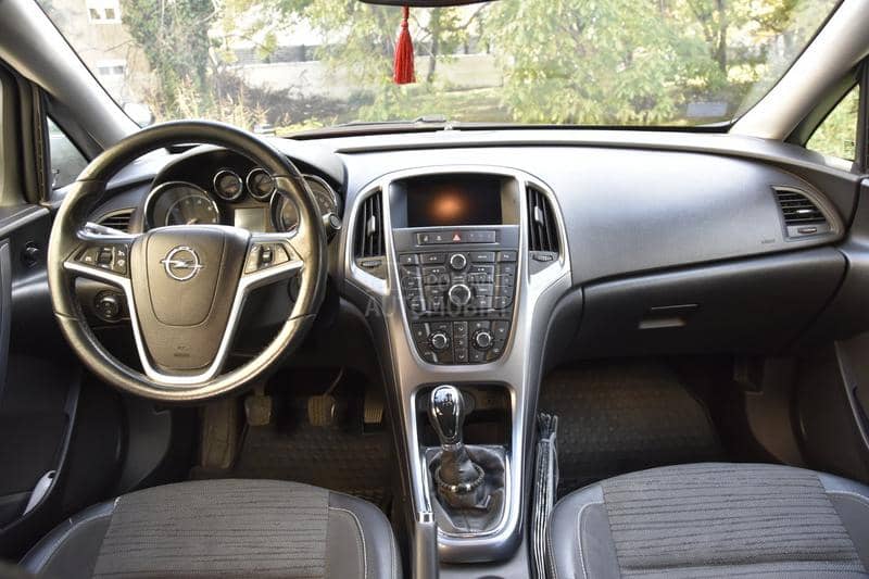 Opel Astra J ENJOU 4DR B16DTH