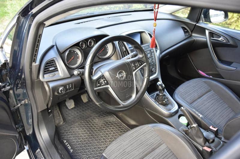 Opel Astra J ENJOU 4DR B16DTH