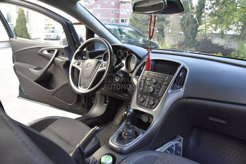 Opel Astra J ENJOU 4DR B16DTH