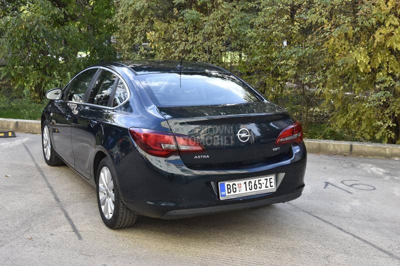 Opel Astra J ENJOU 4DR B16DTH