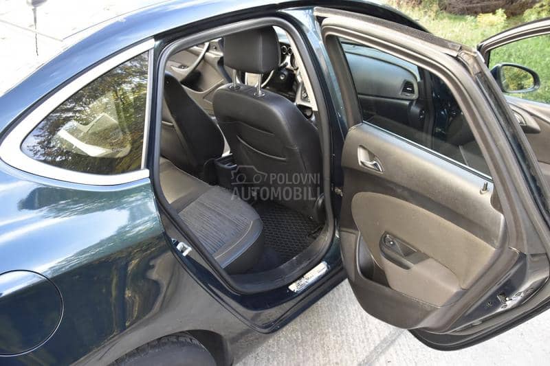 Opel Astra J ENJOU 4DR B16DTH