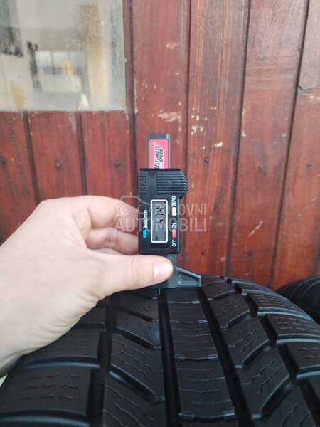 Continental 215/65 R17 Zimska